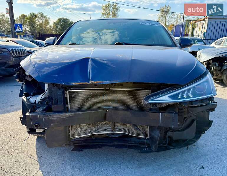 Седан Hyundai Elantra 2018 в Києві фото Седан Hyundai Elantra 2018 в Києві