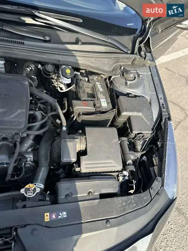 Седан Hyundai Elantra 2023 в Дніпрі