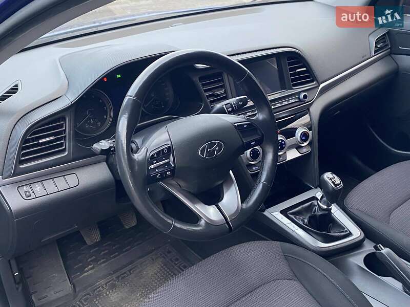Седан Hyundai Elantra 2019 в Миколаєві