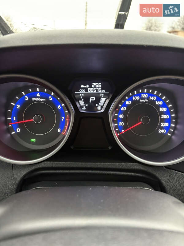 Седан Hyundai Elantra 2012 в Броварах