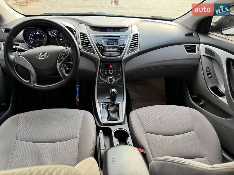 Седан Hyundai Elantra 2014 в Миргороде