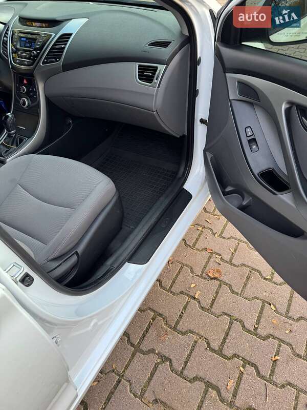 Седан Hyundai Elantra 2014 в Миргороде