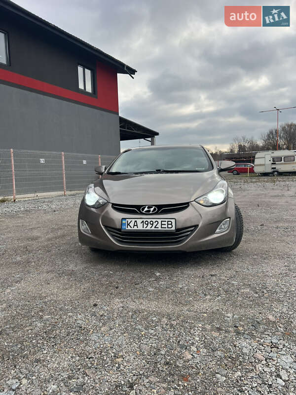 Hyundai Elantra 2013