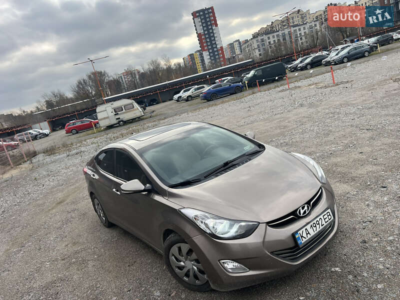 Седан Hyundai Elantra 2013 в Ирпене