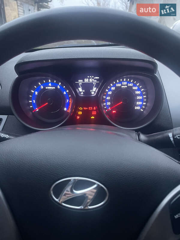 Седан Hyundai Elantra 2013 в Павлограде