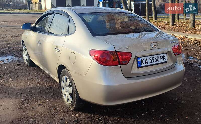 Седан Hyundai Elantra 2008 в Прилуках