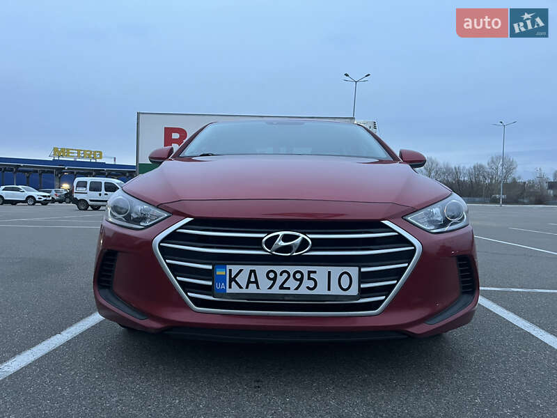 Седан Hyundai Elantra 2016 в Києві