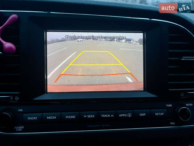 Седан Hyundai Elantra 2016 в Києві