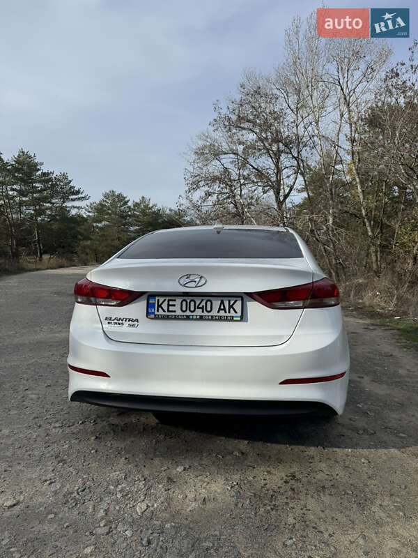 Седан Hyundai Elantra 2018 в Днепре