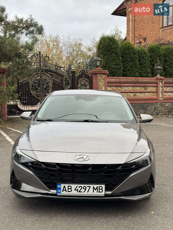 Седан Hyundai Elantra 2021 в Гнівані