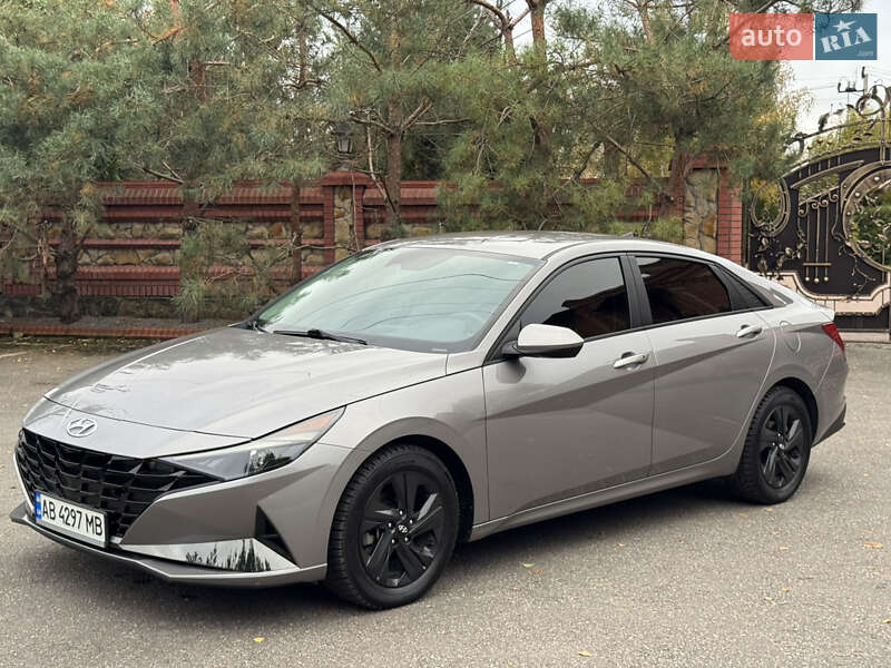 Седан Hyundai Elantra 2021 в Гнівані