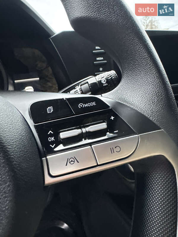 Седан Hyundai Elantra 2021 в Гнівані