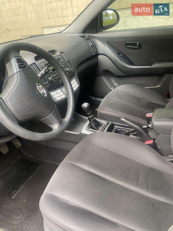 Седан Hyundai Elantra 2008 в Львове