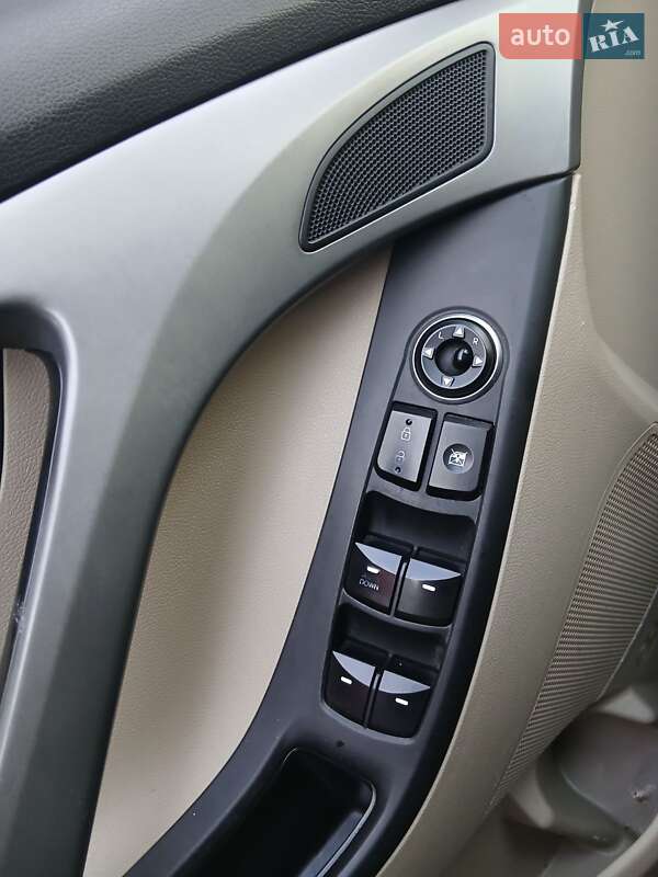 Седан Hyundai Elantra 2015 в Кагарлыке