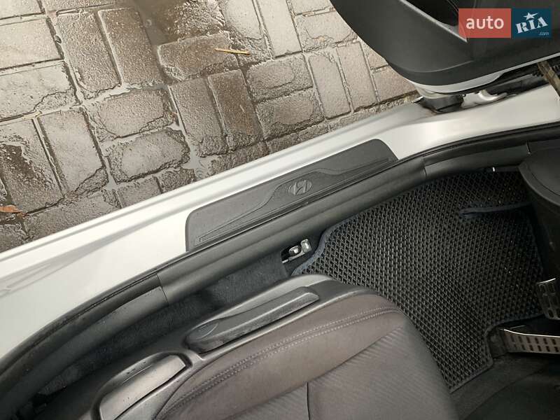 Седан Hyundai Elantra 2013 в Киеве фото 13 Седан Hyundai Elantra 2013 в Киеве