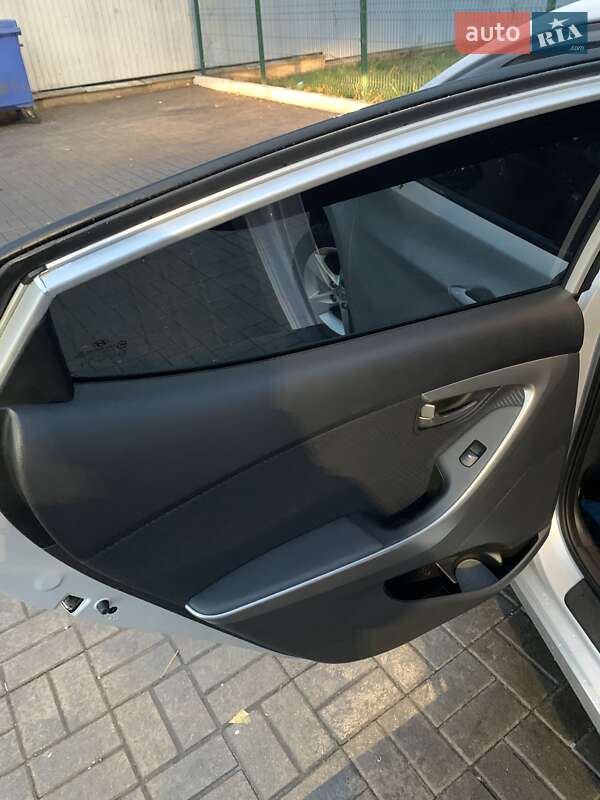 Седан Hyundai Elantra 2013 в Киеве фото 17 Седан Hyundai Elantra 2013 в Киеве