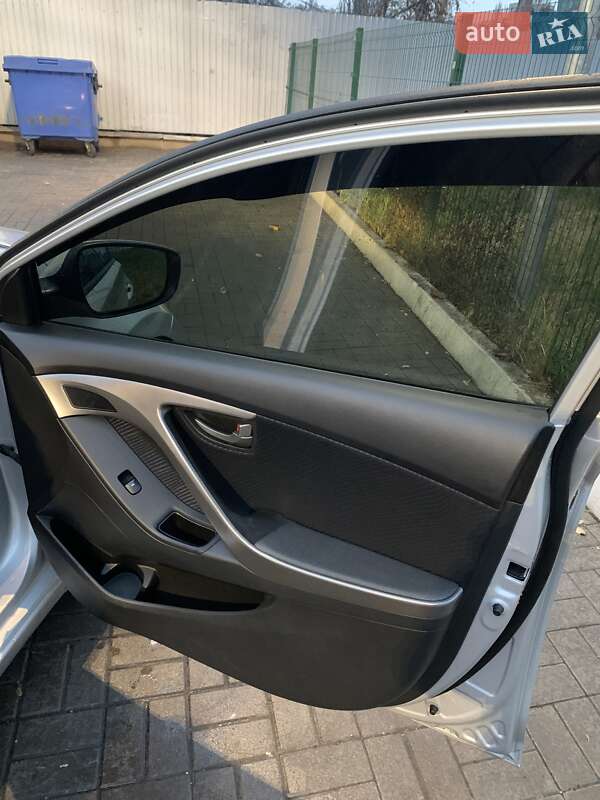Седан Hyundai Elantra 2013 в Киеве фото 19 Седан Hyundai Elantra 2013 в Киеве