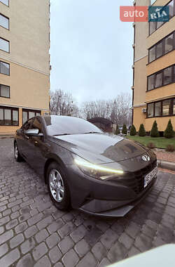 Седан Hyundai Elantra 2021 в Львові