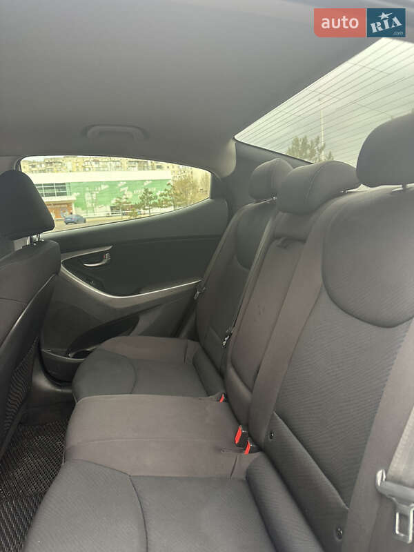 Седан Hyundai Elantra 2011 в Николаеве