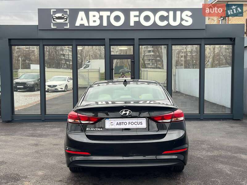 Седан Hyundai Elantra 2017 в Киеве