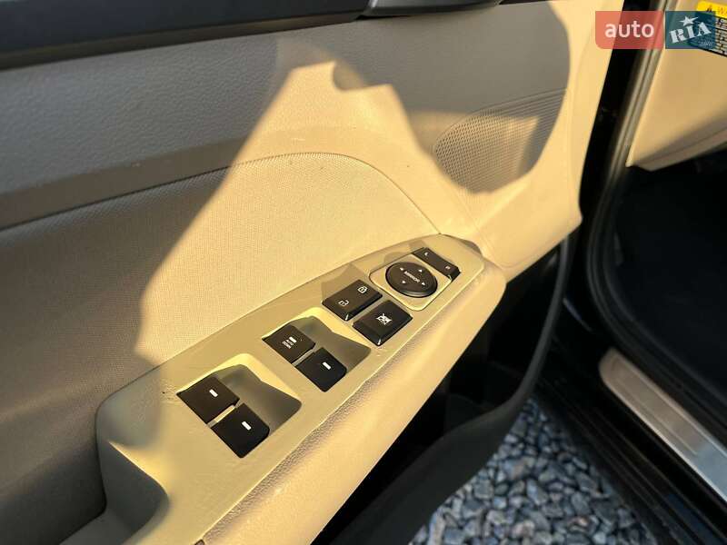 Седан Hyundai Elantra 2017 в Киеве