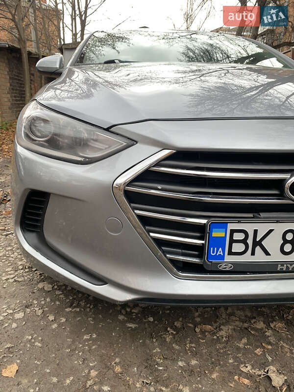 Седан Hyundai Elantra 2016 в Виннице