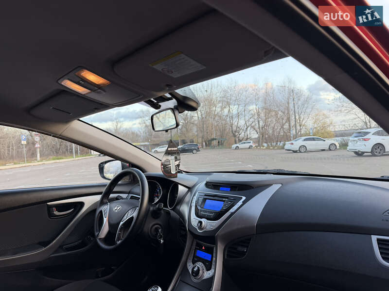 Седан Hyundai Elantra 2012 в Киеве фото 10 Седан Hyundai Elantra 2012 в Киеве