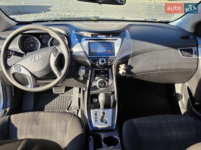 Седан Hyundai Elantra 2013 в Одессе