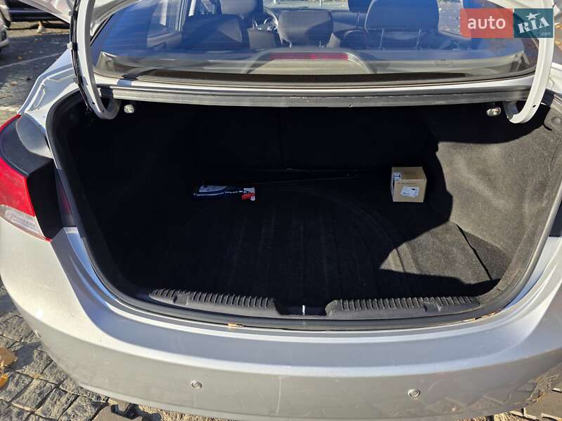 Седан Hyundai Elantra 2013 в Одессе