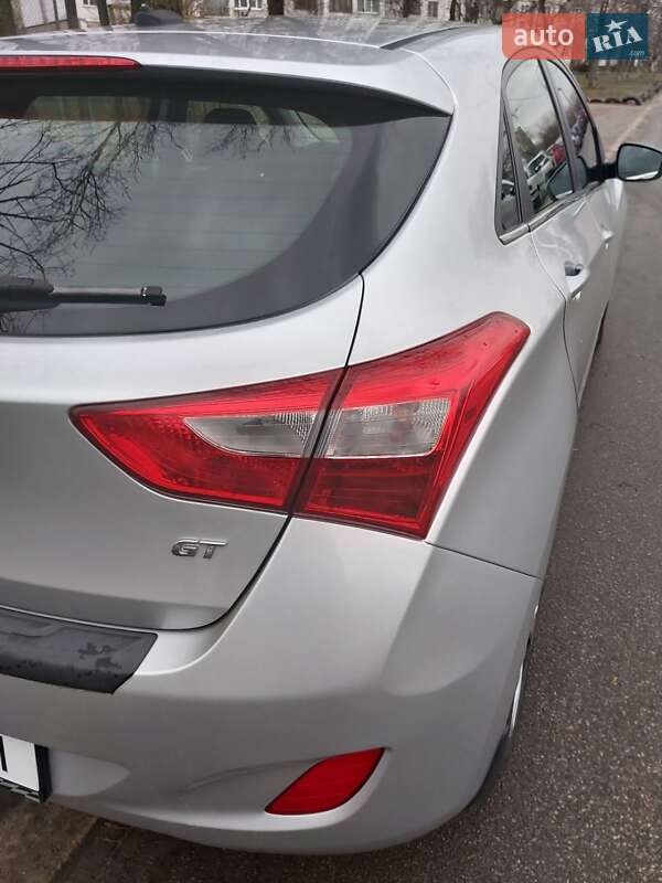 Хэтчбек Hyundai Elantra 2015 в Киеве