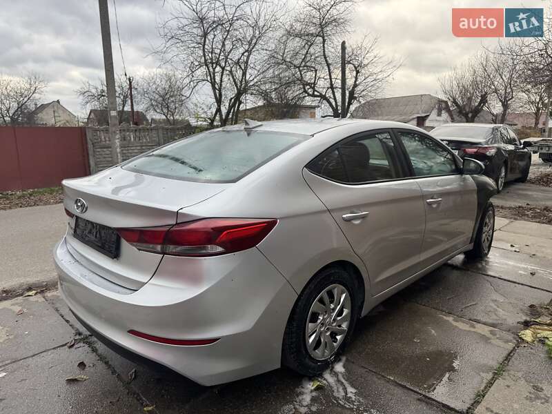 Седан Hyundai Elantra 2016 в Києві фото 3 Седан Hyundai Elantra 2016 в Києві