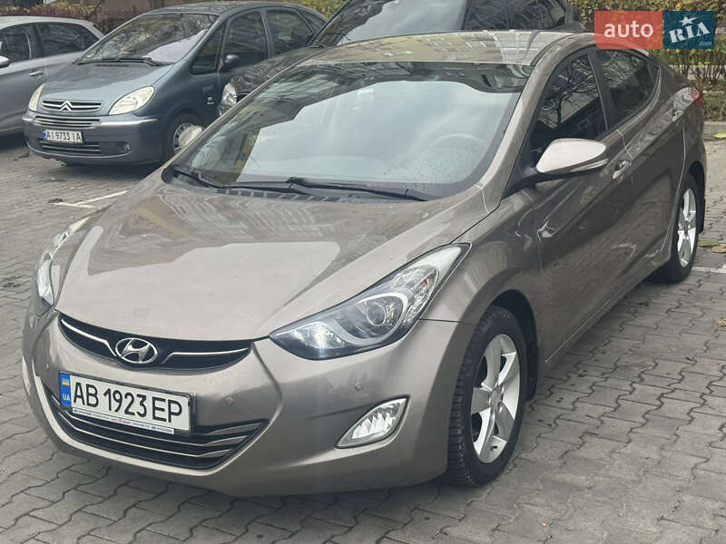 Седан Hyundai Elantra 2012 в Броварах