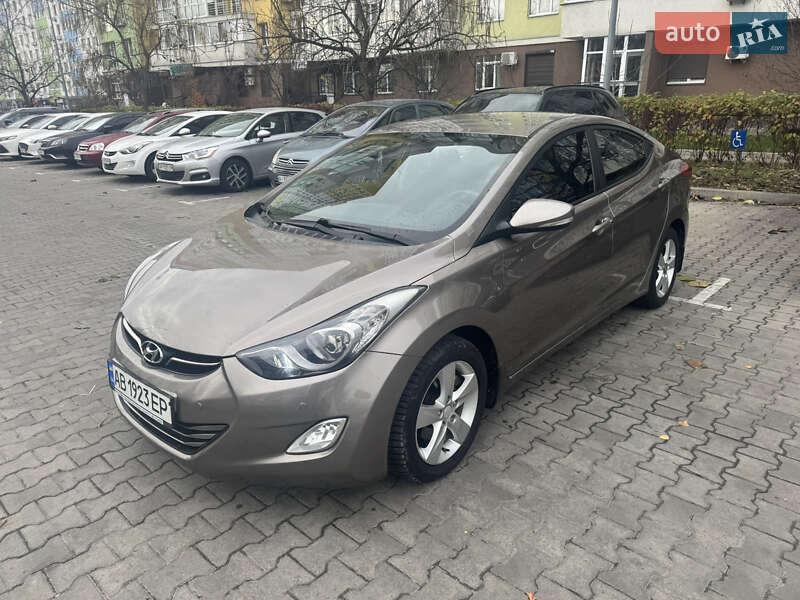 Седан Hyundai Elantra 2012 в Броварах