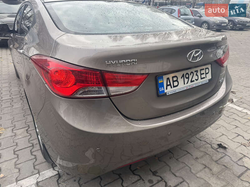 Седан Hyundai Elantra 2012 в Броварах