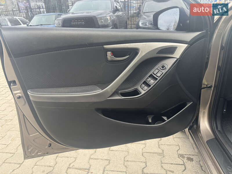 Седан Hyundai Elantra 2012 в Броварах