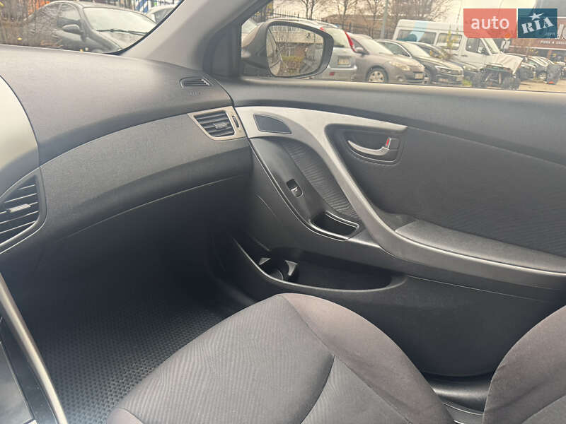 Седан Hyundai Elantra 2012 в Броварах