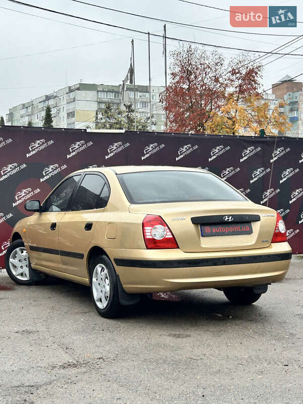 Седан Hyundai Elantra 2004 в Сумах