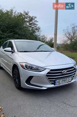 Седан Hyundai Elantra 2017 в Львові
