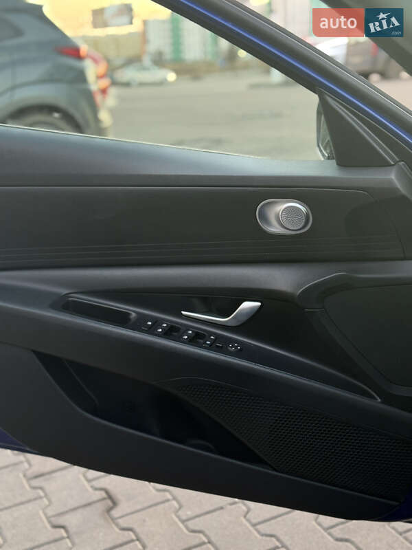 Седан Hyundai Elantra 2022 в Киеве