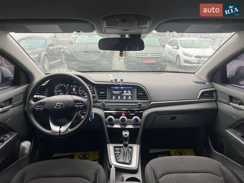 Седан Hyundai Elantra 2019 в Ивано-Франковске