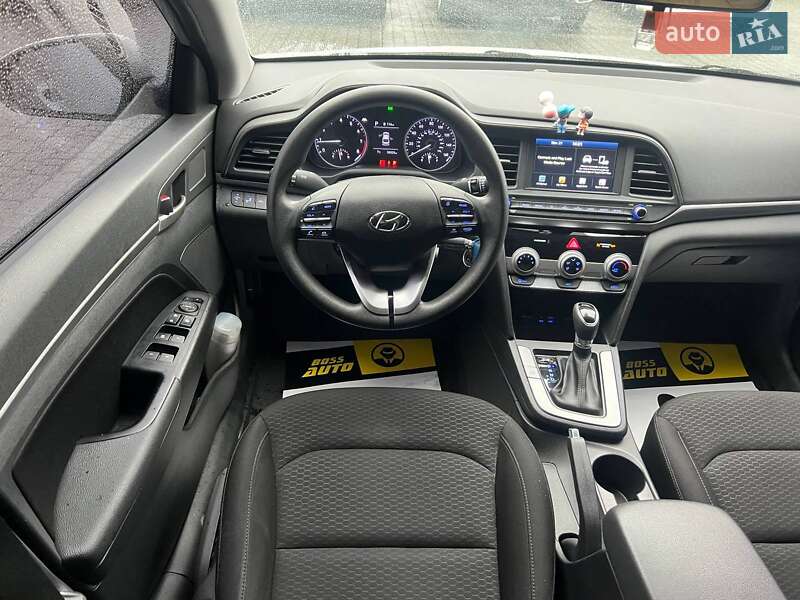 Седан Hyundai Elantra 2019 в Ивано-Франковске