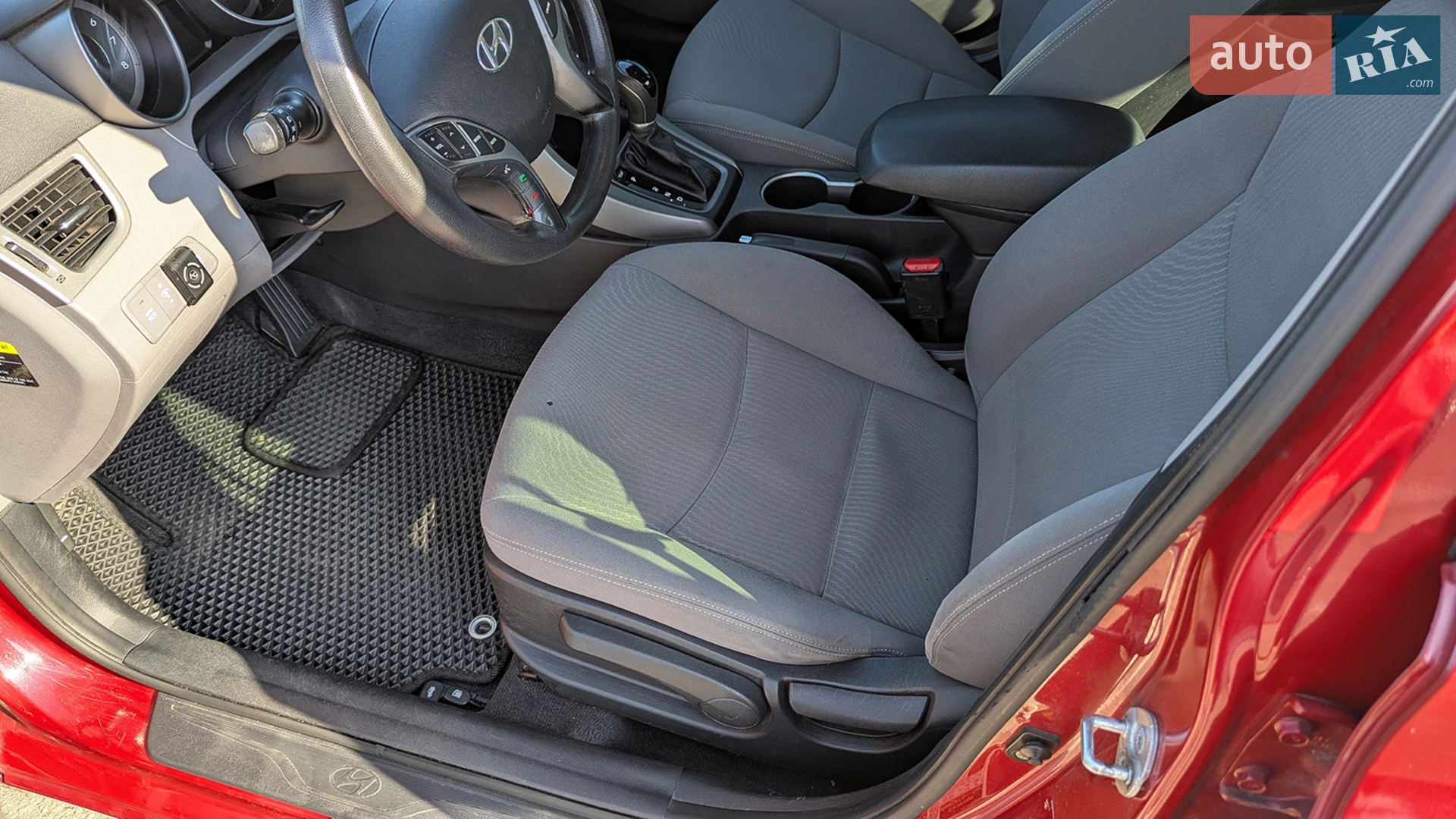 2014 Hyundai Elantra - мініатюра 16