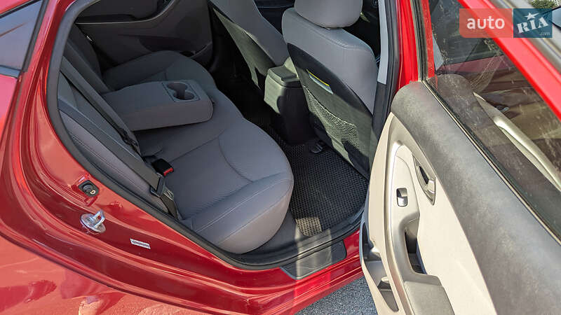 Седан Hyundai Elantra 2014 в Киеве фото 19 Седан Hyundai Elantra 2014 в Киеве
