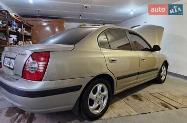 Седан Hyundai Elantra 2005 в Тростянці