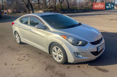 Седан Hyundai Elantra 2013 в Каменском