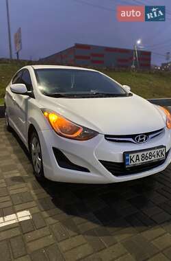 Седан Hyundai Elantra 2015 в Софіївській Борщагівці