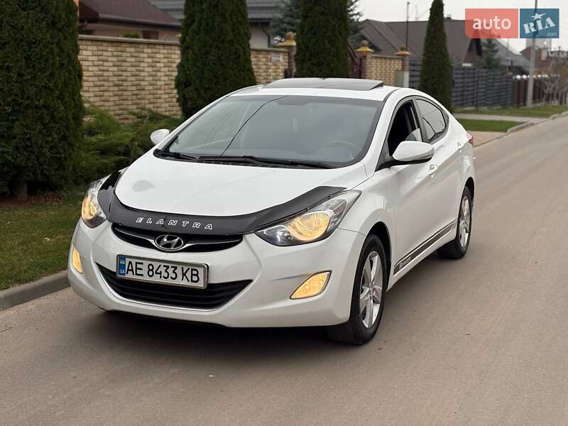 Седан Hyundai Elantra 2011 в Киеве