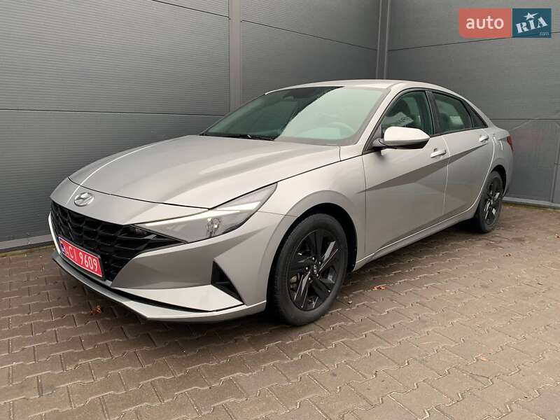 Hyundai Elantra 2021