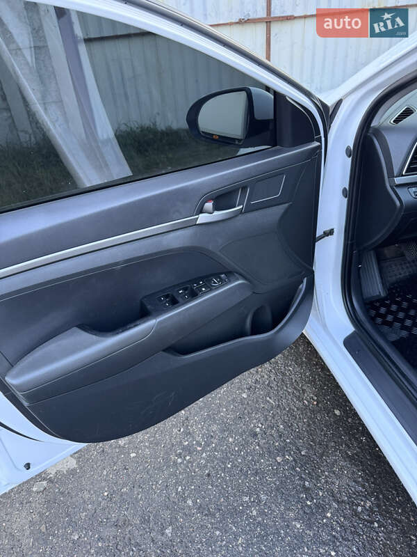 Седан Hyundai Elantra 2016 в Харькове фото 12 Седан Hyundai Elantra 2016 в Харькове