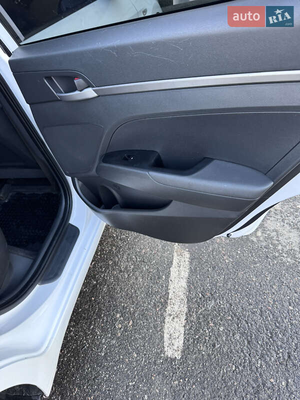 Седан Hyundai Elantra 2016 в Харькове фото 20 Седан Hyundai Elantra 2016 в Харькове